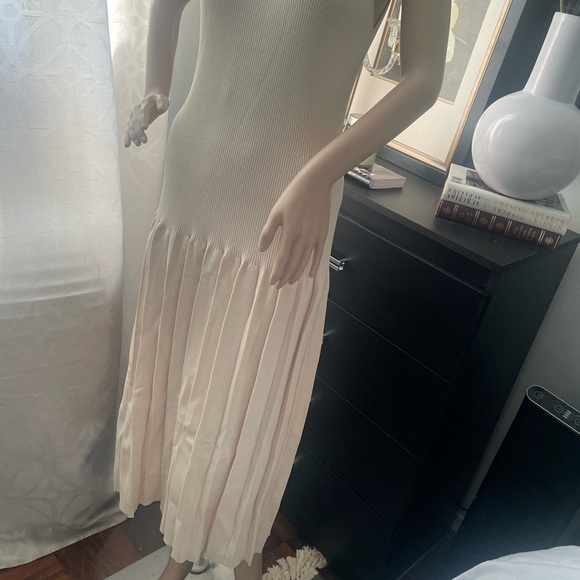 NWNT  knit jersey Cream knit dress sleeveless midi dress size medium - Picture 7 of 9